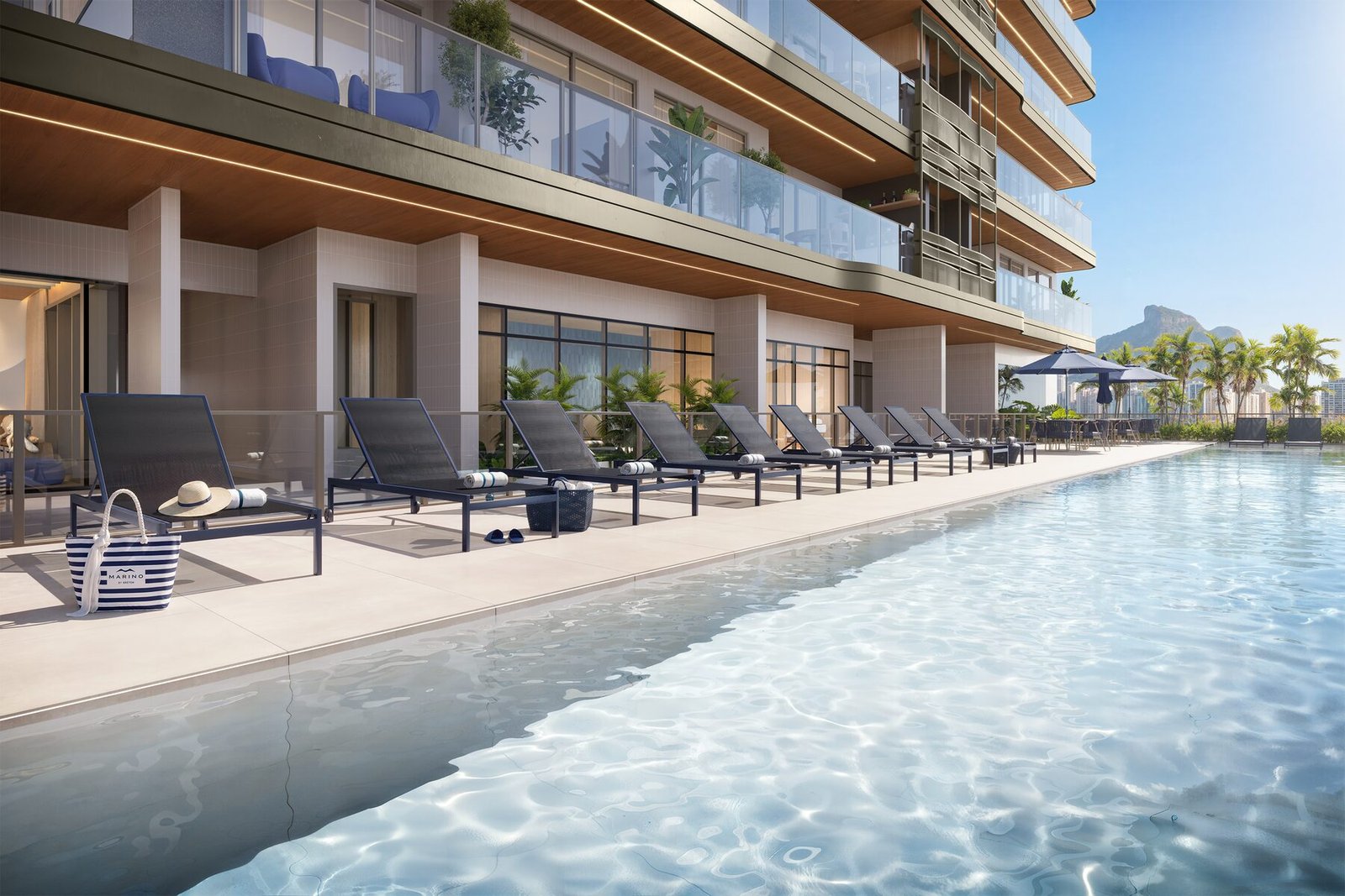 Piscina com deck molhado, voltada para a fachada — Marino by Breton, Barra da Tijuca